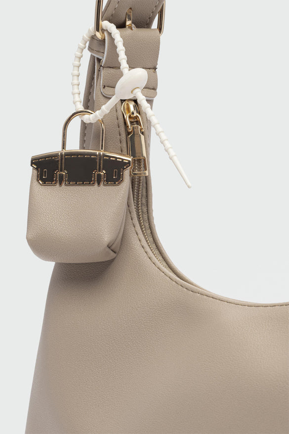 Guts Charmlı Salaş Omuz Çantası